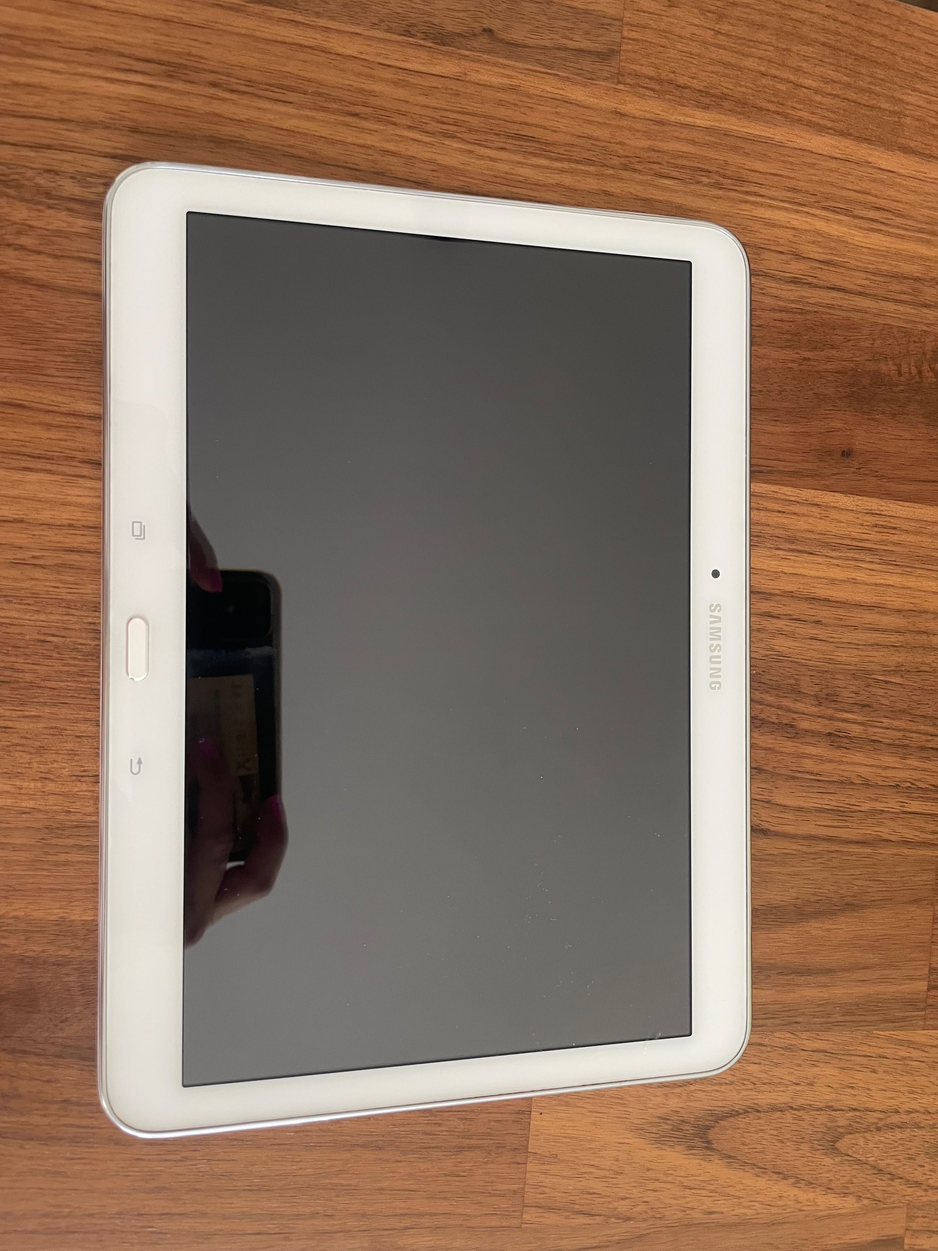 Таблет Samsung Galaxy tab 4