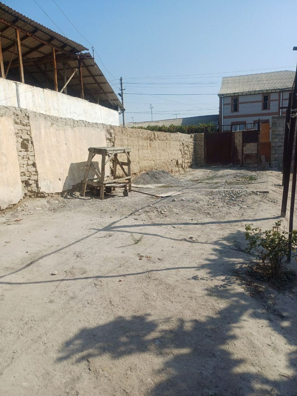Oqariq Yangi qurilyatgan Masjid oldida uy sotiladi yer