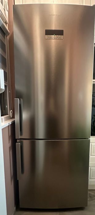 Хладилник GRUNDIG