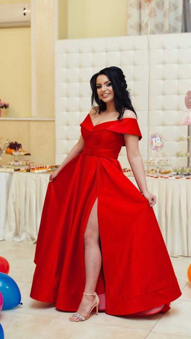 Rochie de seară roșie