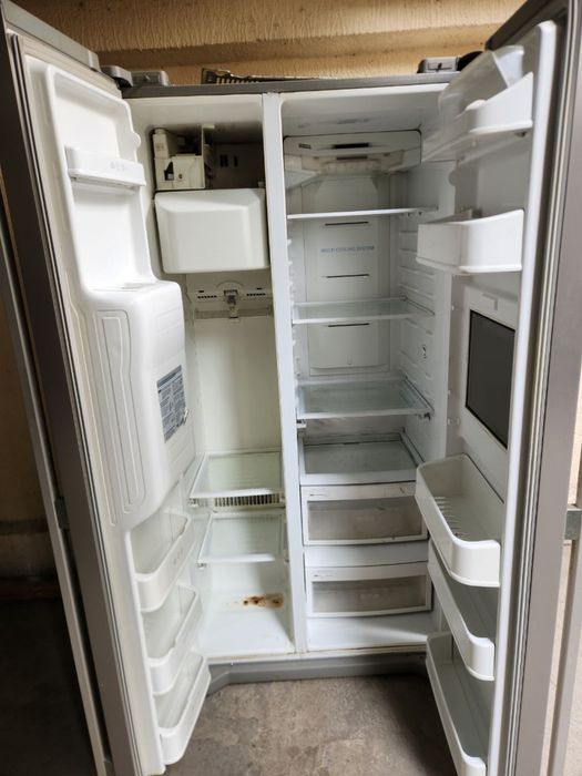 Холодильник LG. Хорошем состаяние