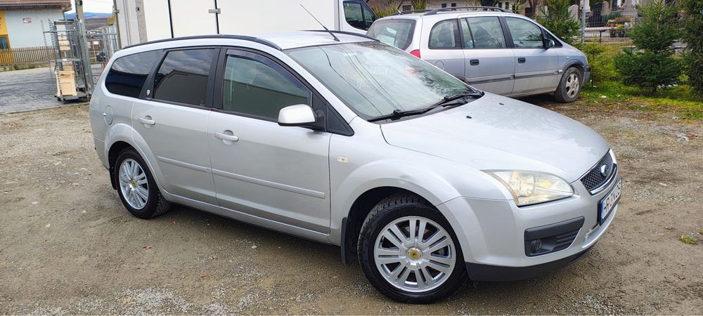 Ford Focus 2009 • 1.6 TDI • Ghia • Stare impecabilă • 181.000 km