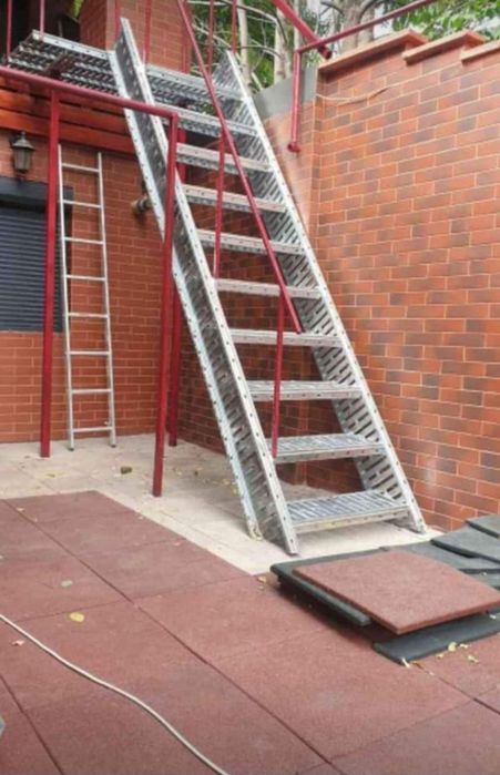 Scări metalice industriale