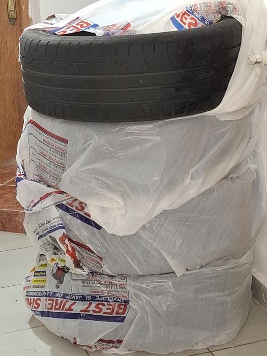 Roți de iarna 215/55 R18 Jante originale NISSAN Anvelope GOODYEAR