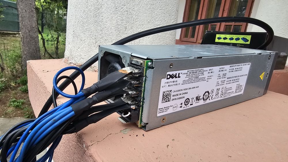 Sursa Dell 2700 cablata ptr 8 placi video