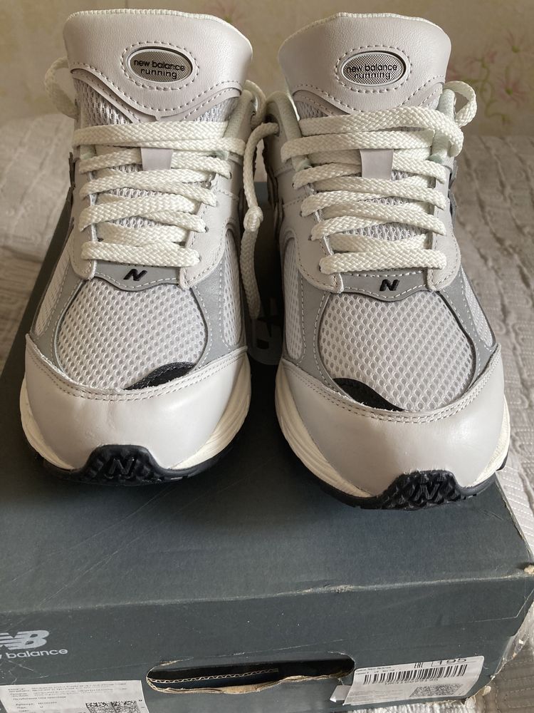Кроссовки New Balance 2002