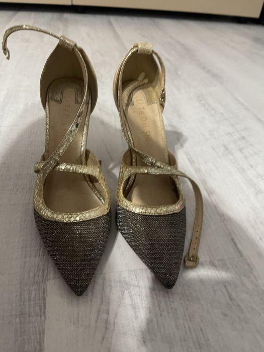 Vand pantofi    Stileto mai multe modele