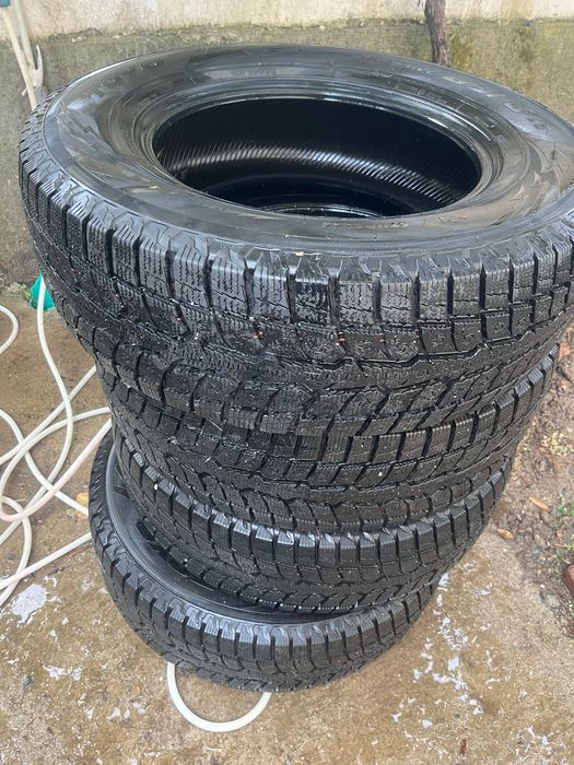 Зимни гуми TOYO като нови размер 255/70 R18 113H