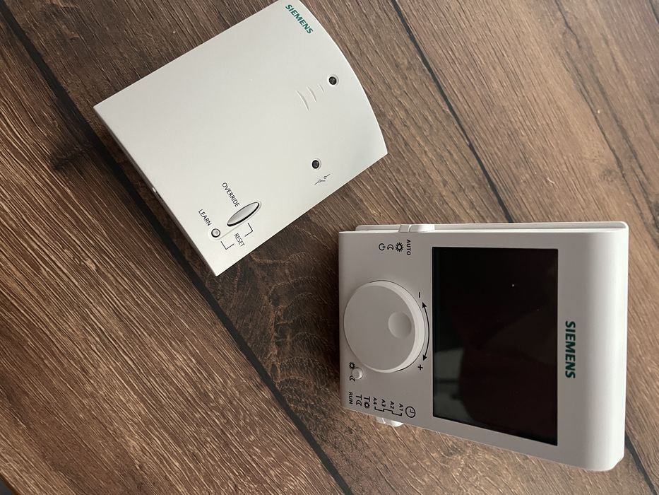 Termostat wireless Siemens RDJ100RF/SET – Nou, în cutie