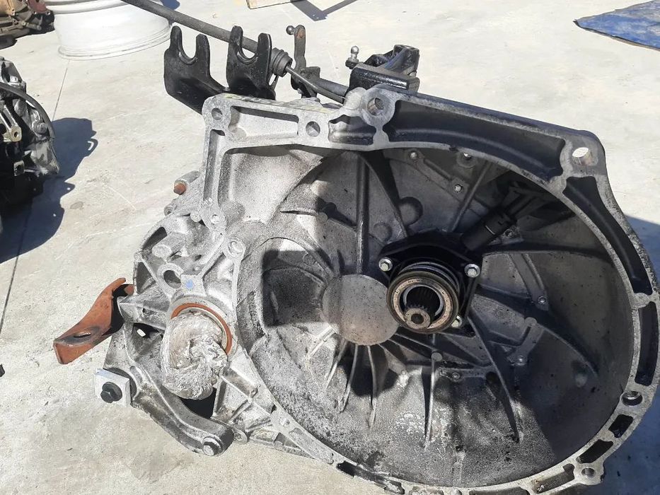 cutie viteze manuala 1.6 tdci  g8dd ford focus 2 3m5r-7f096-yf  9m5r-7002-yb