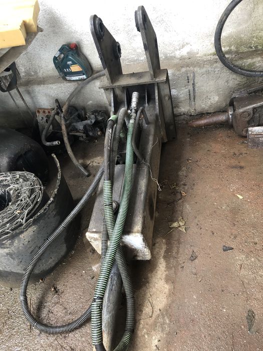 Inchiriere Buldoexcavator Cu Picon Foreza Buldo-excavato De Inchiriat