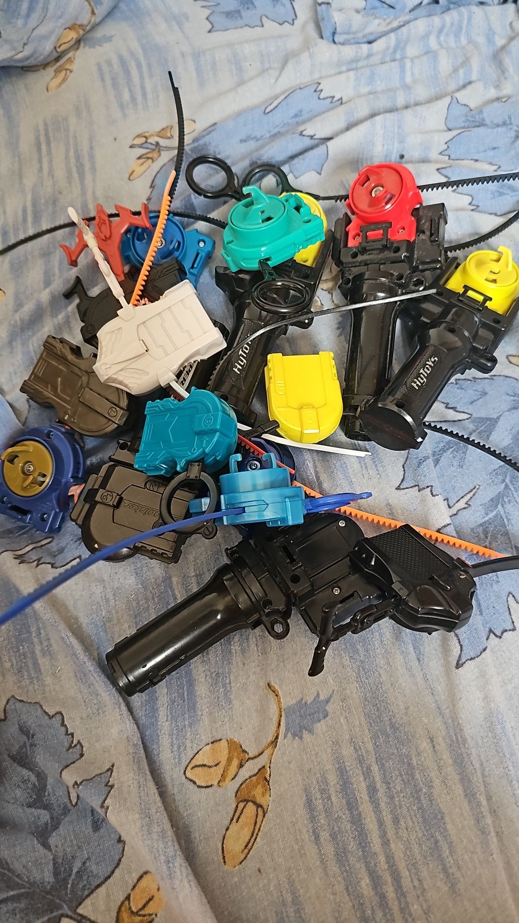 Colectie Beyblade 100+