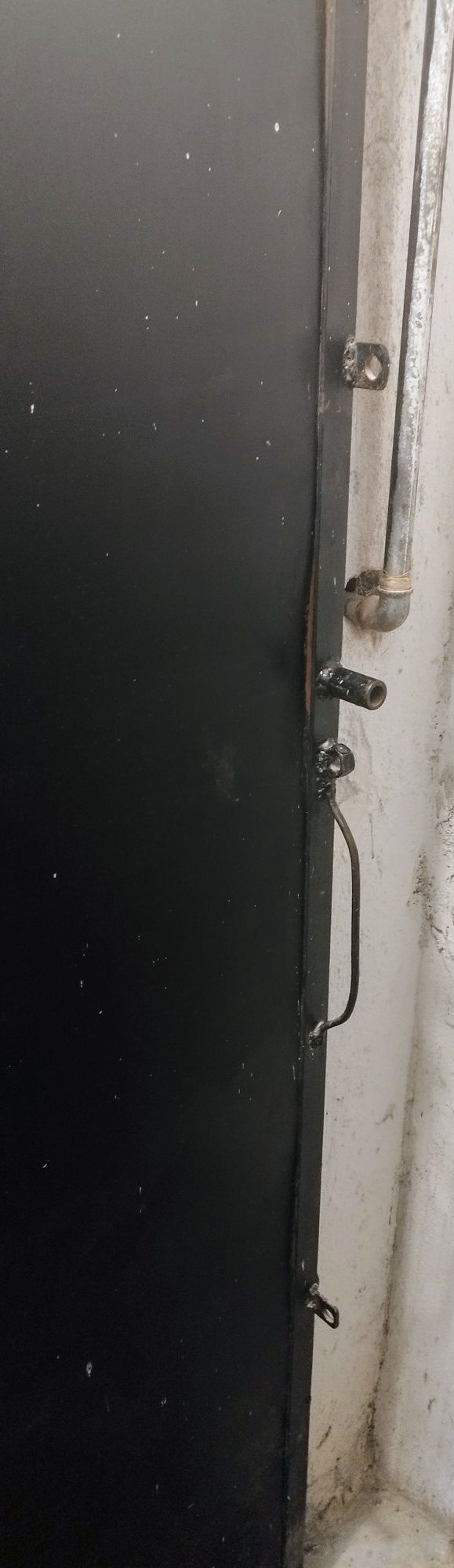 Метална входна врата с каса с външни размери 86 х 186,5 см