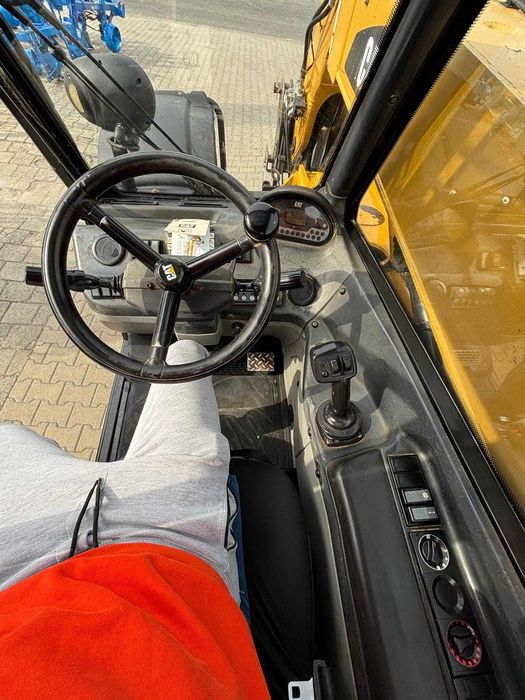 Incarcator telescopic Telehendler Caterpillar th407