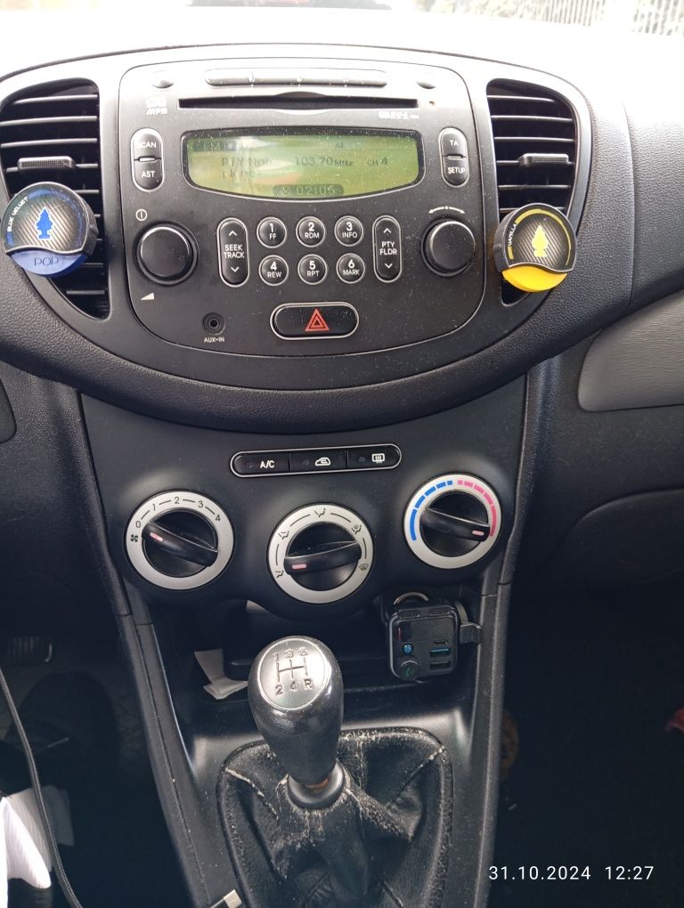 Лек автомобил Hyundai i10