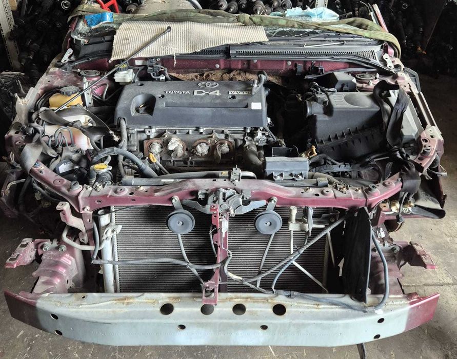 TitanAuto Toyota Avensis T25 красный овкат на разбор