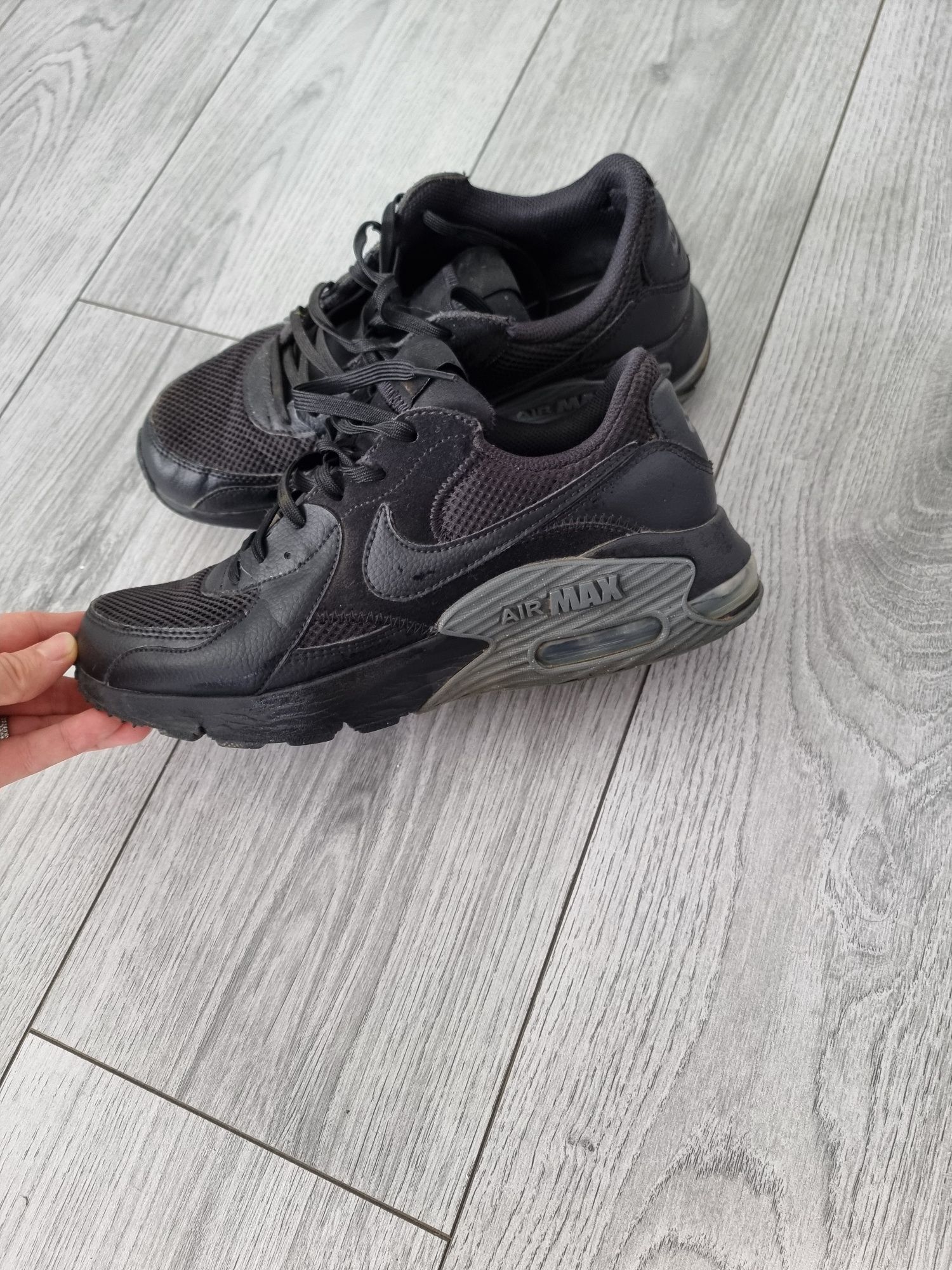 Adiidasi Nike air max excee nr 40