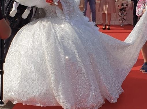 Vand rochie mireasa cu toate accesoriile