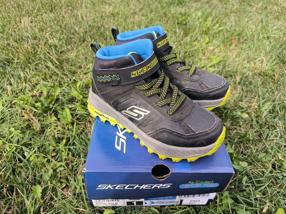Vând ghete Skechers, mărimea 32