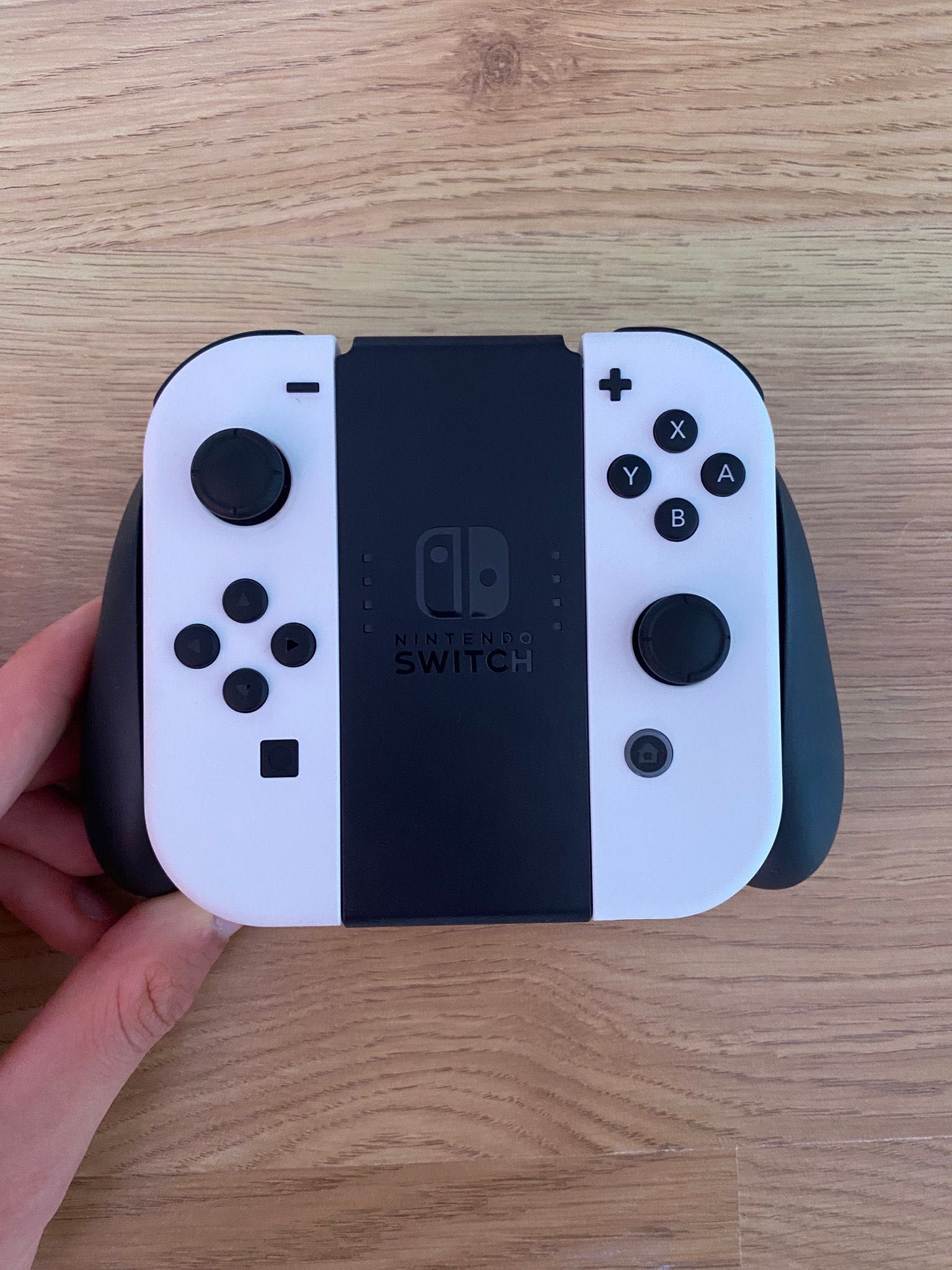 Nintendo Switch OLED 64 Gb + Husă Cadou – Stare IMPECABILĂ!