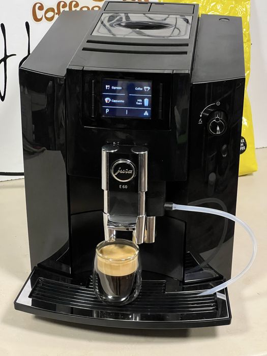 Кафемашина кафе автомат Jura E60 с гаранция