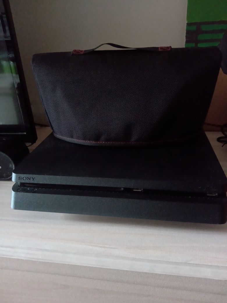 PlayStation 4 Slim 500GB, игри и аксесоари
