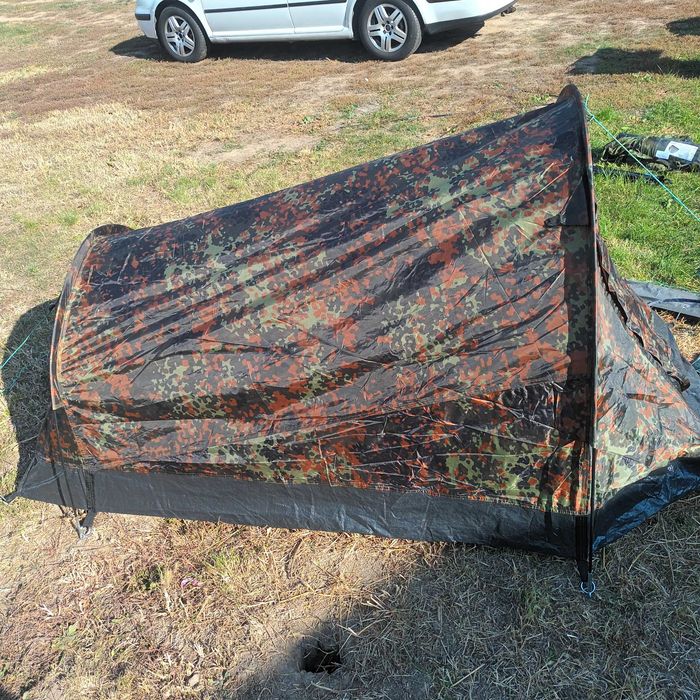 Cort de 2 persoane model camuflaj. Fabricatie Germania, MFH