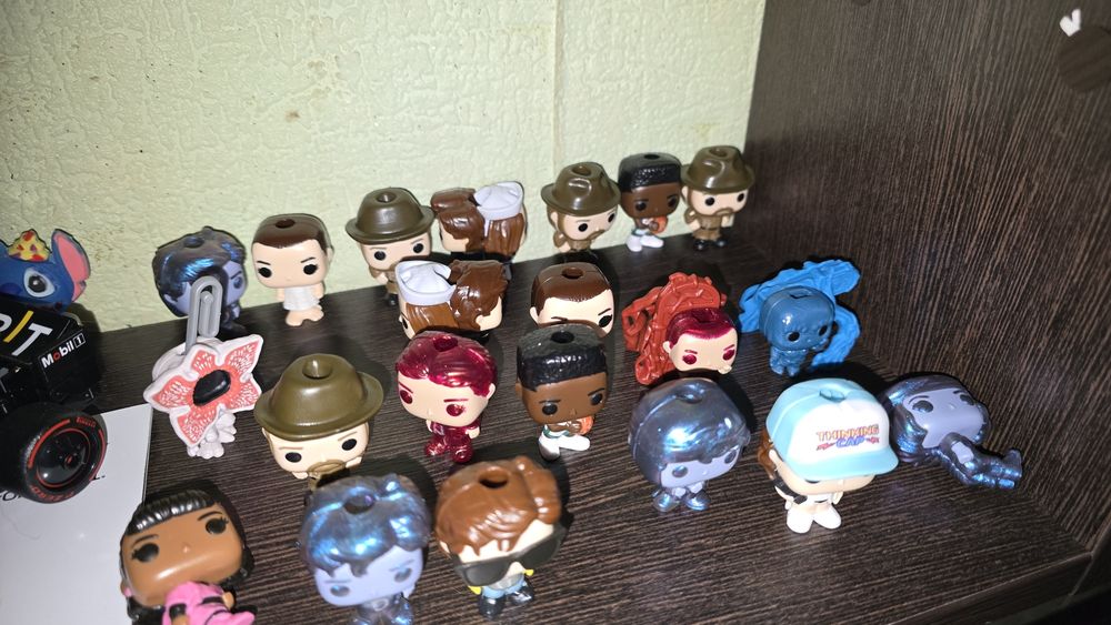 Очень странные дела фигурки