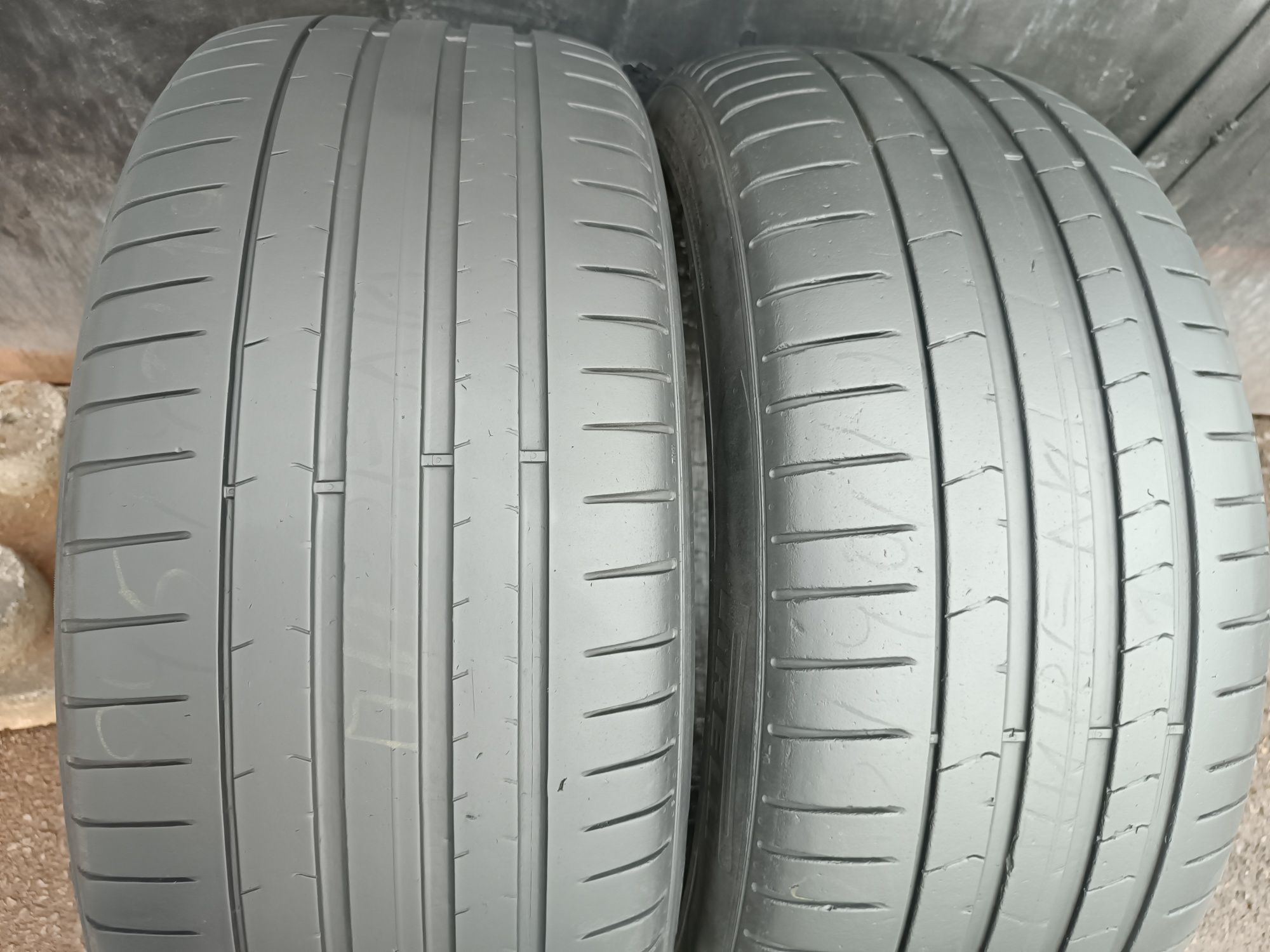 245/40/19 Pirelli