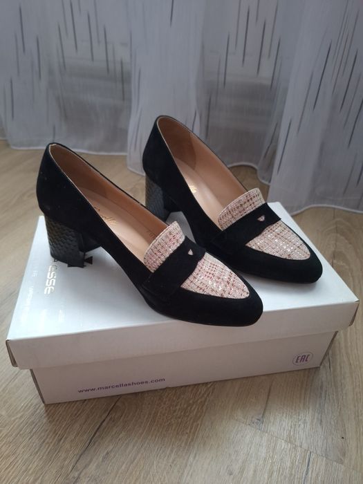 Pantofi cu toc , noi, Marcella