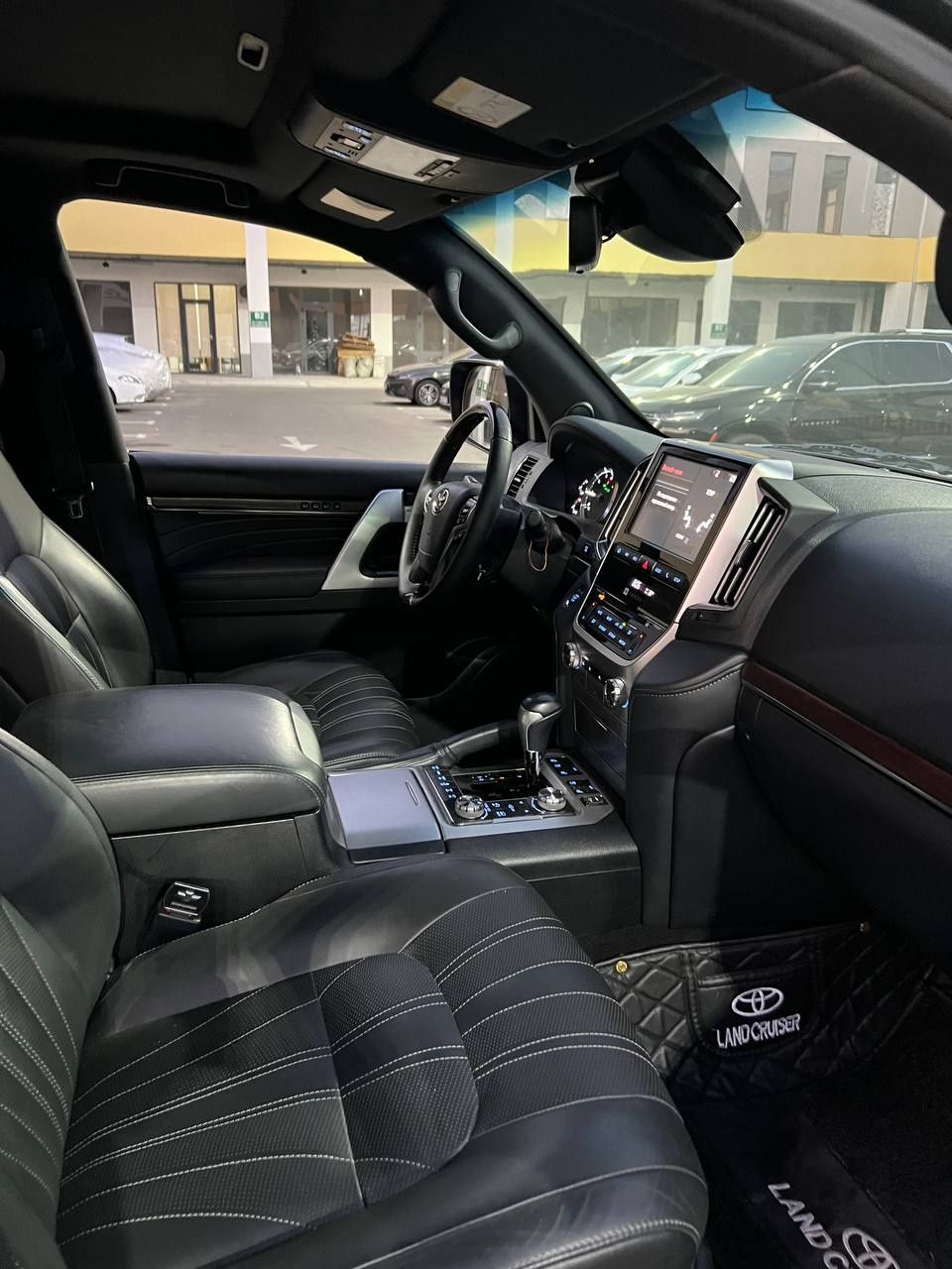 Toyota Land Cruiser 200 Executive Launge Evropeyka