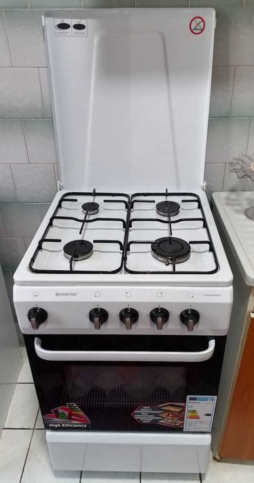 Vând aragaz, frigider, butelie 2 ochiuri, tablouri