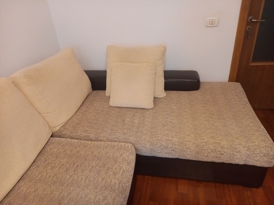 Vând canapea colțar