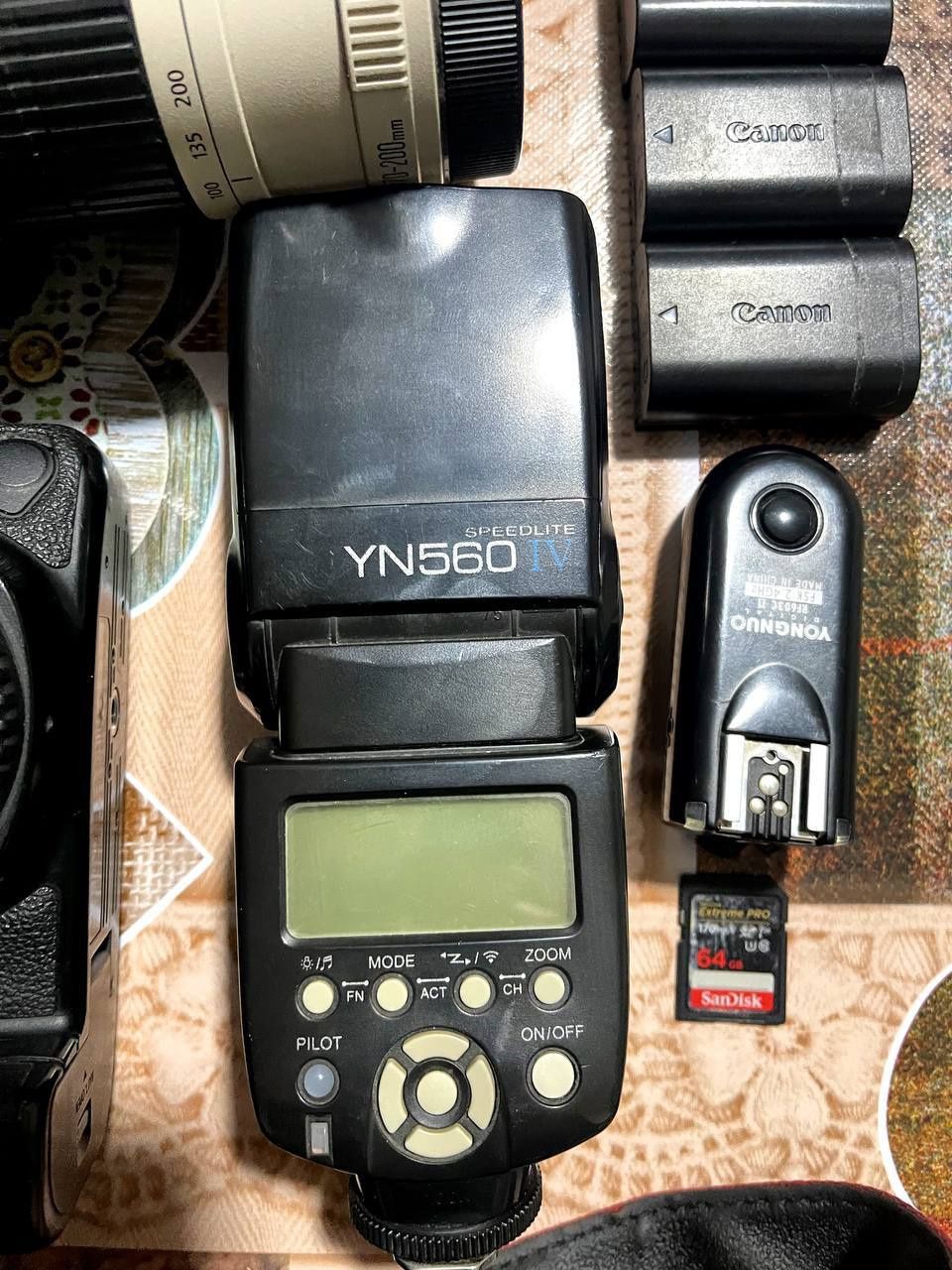 Foto kamera sotiladi ideal holatda  ishlashga tayyor