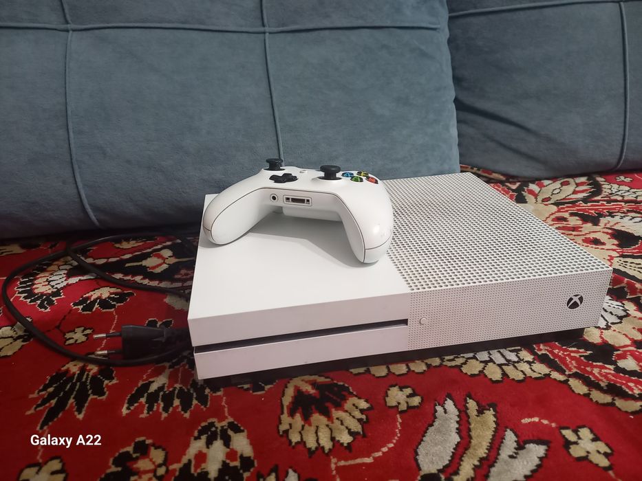 Продам xbox one S