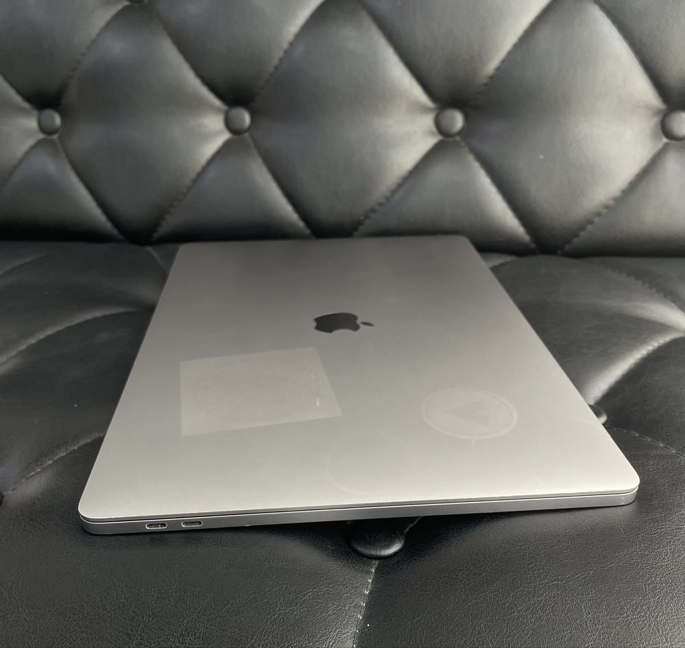 Apple MacBook Pro 2019 года в хорошем состоянии