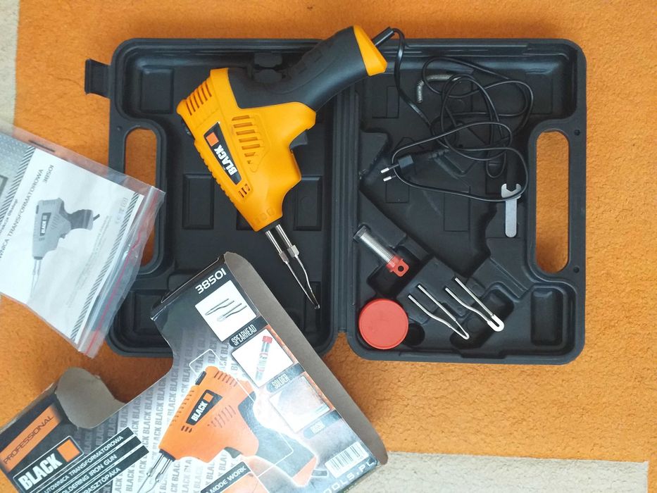 Pistol de lipit ROMANESC si unul BlackTools.Pret este la pachet.