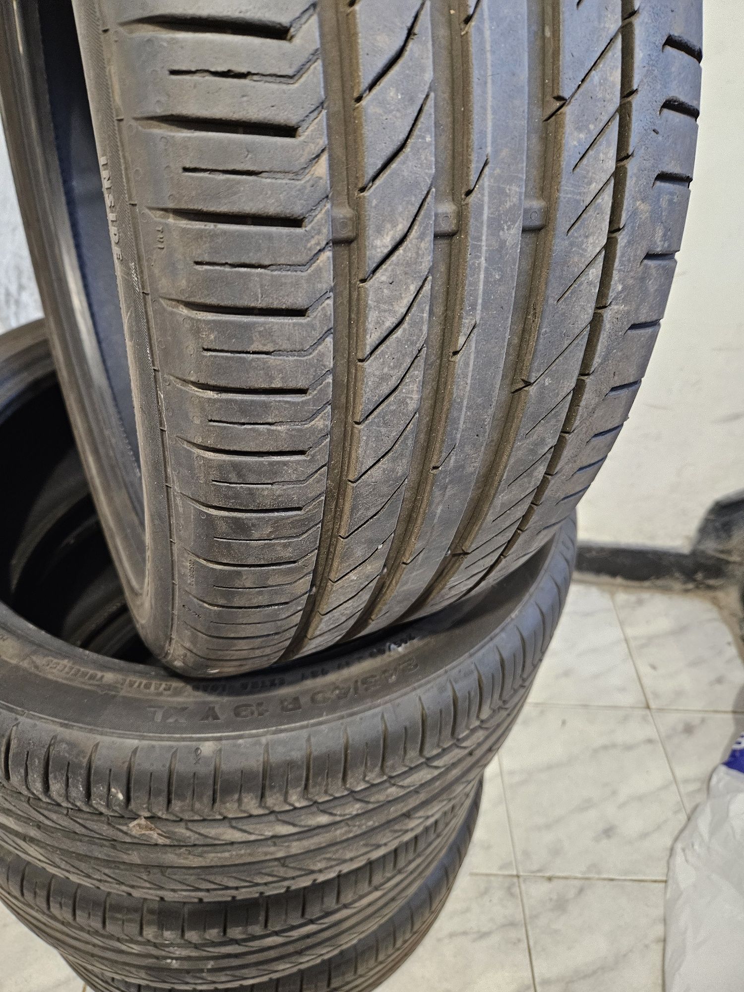 Гими Continental 245/40R19Y XL (летни)