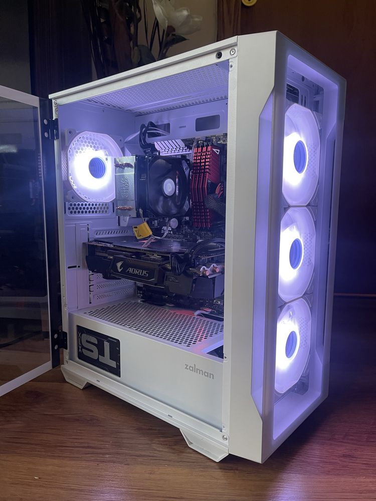Геймърски компютър/ I7 6700K/32GB/GTX 1080 TI 11GB/512GB SSD/1TB HDD