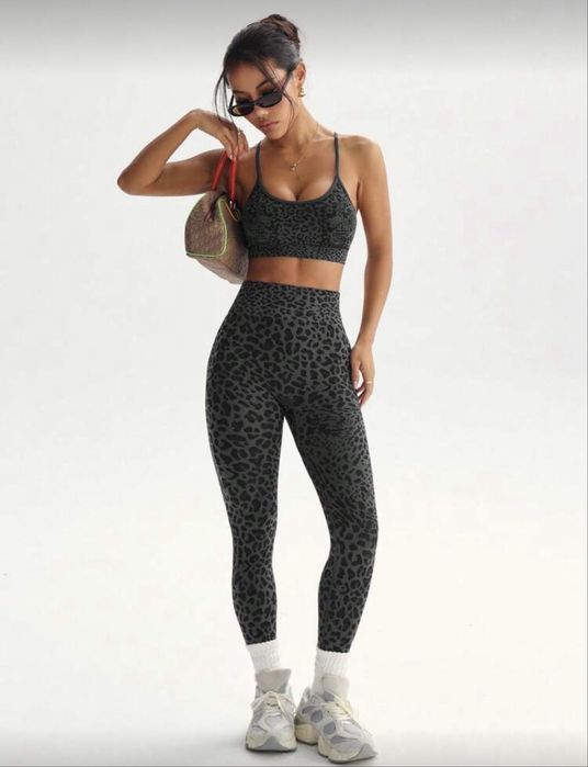 Дамски спортен екип