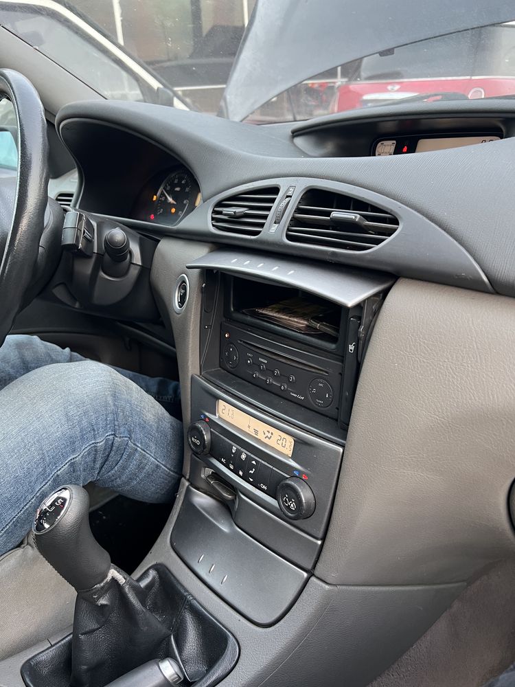 Vand Renault Laguna 1.8L benzină, an 2001