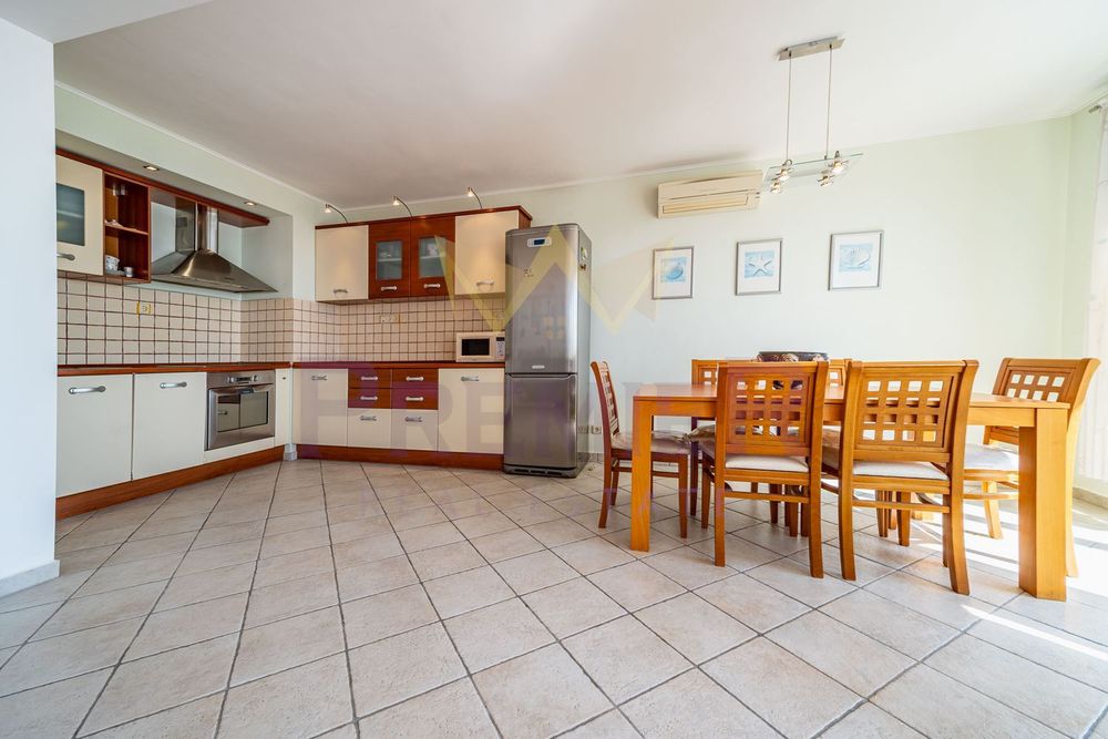 Продава се Многостаен апартамент в Варна, Бриз - 254 кв.м за 1414 €/кв.м - Снимка #1