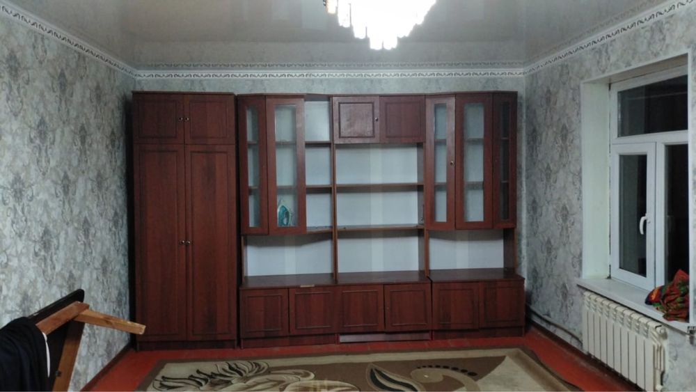 Шкаф для зала деревянный