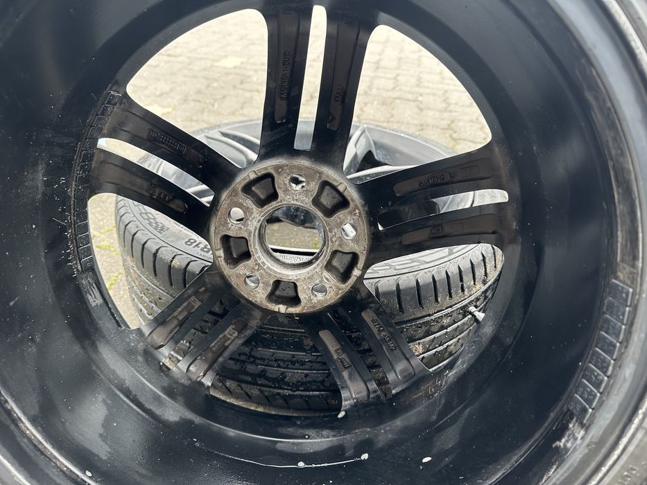 Vand 4 roți cu cauciuri in stare buna jante de audi 225/40 /R18