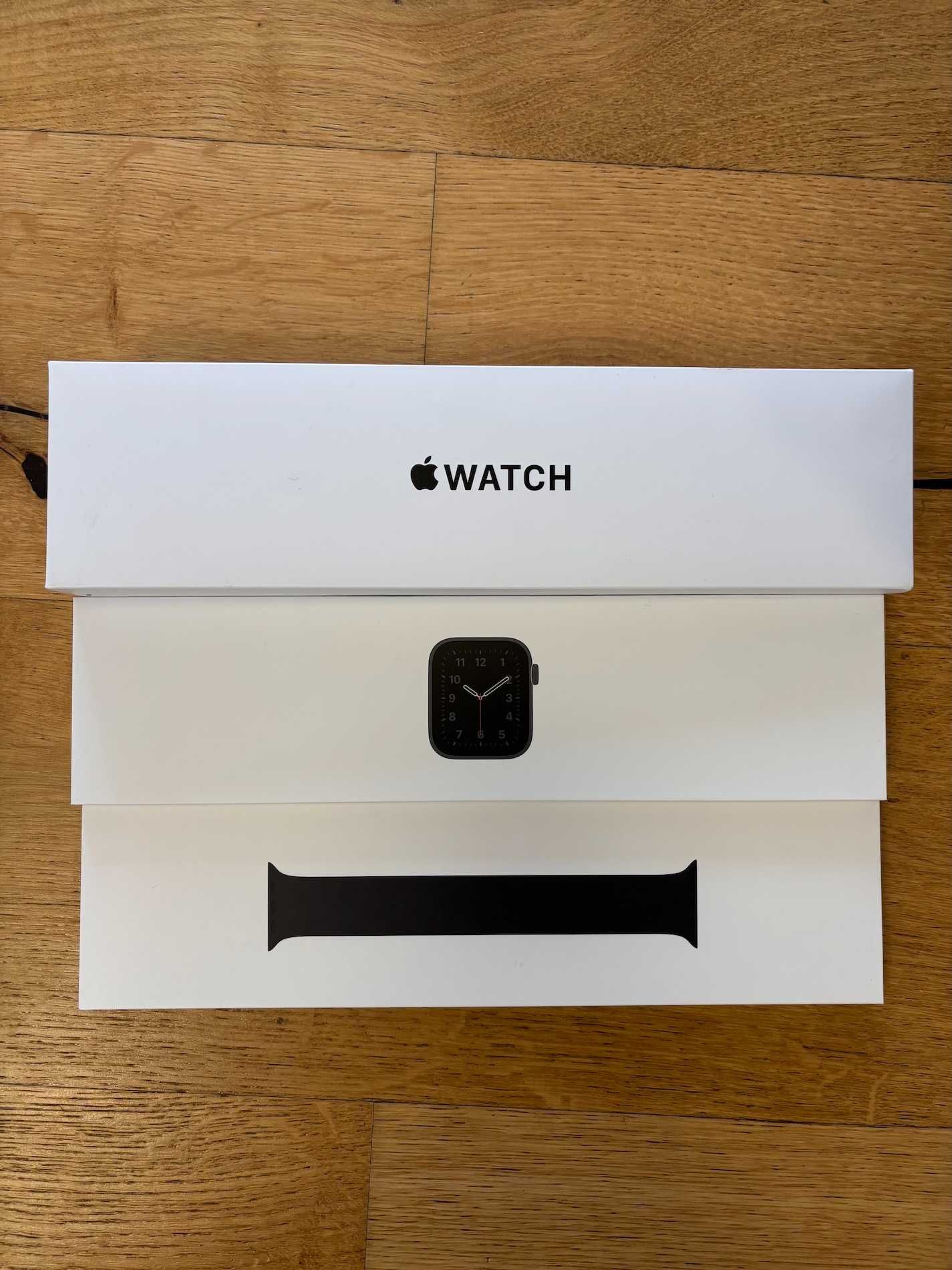Apple Watch SE GPS, 44mm - Space Gray Aluminium