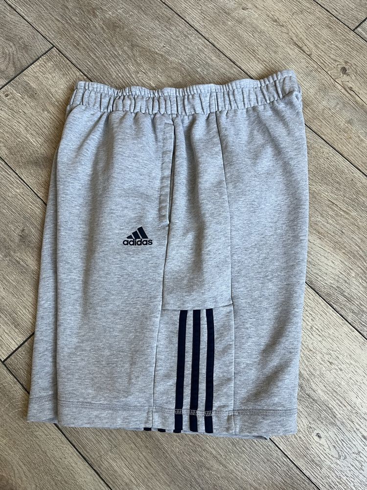 ADIDAS Essentials Mid Short - размер Л / Оригинал