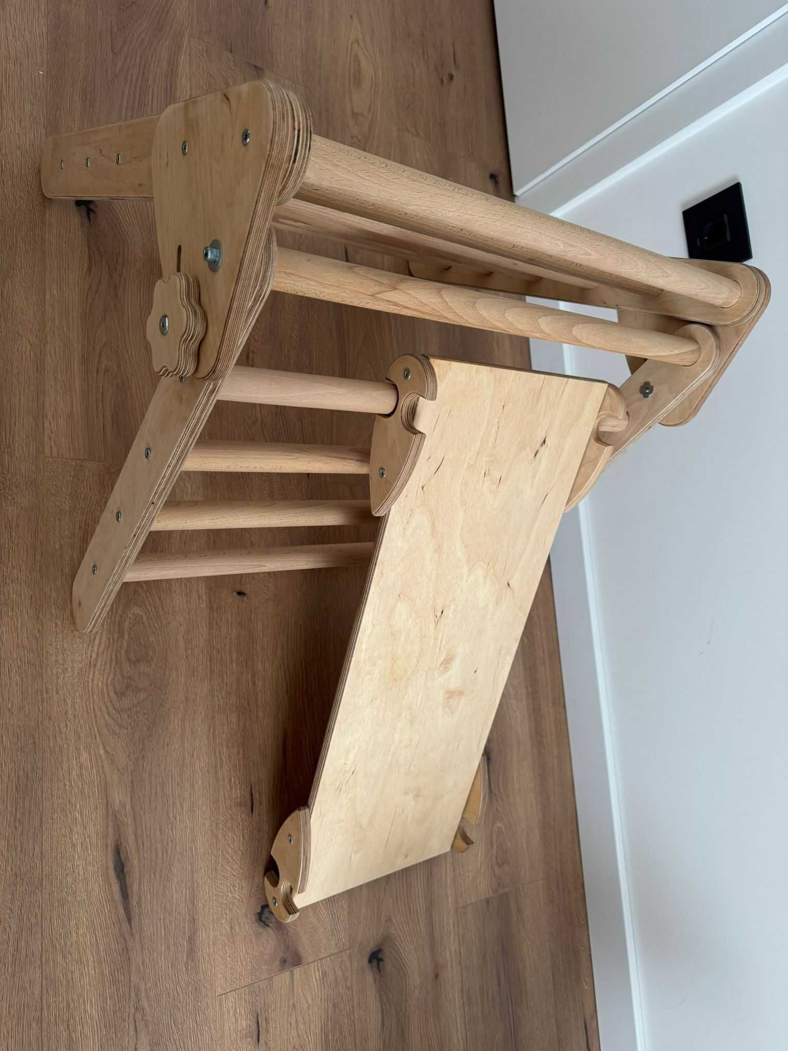 Set Pickler(Montessori) format din 4 piese, aproape nou setul.