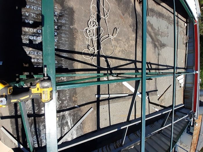 Метални Конструкции,Навеси,Къщи,Гаражи,Ферми,Халета ,Термопанели