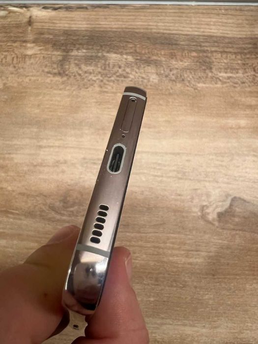 Samsung S22 256GB / 8GB / Бял / Dual sim / не е заключен