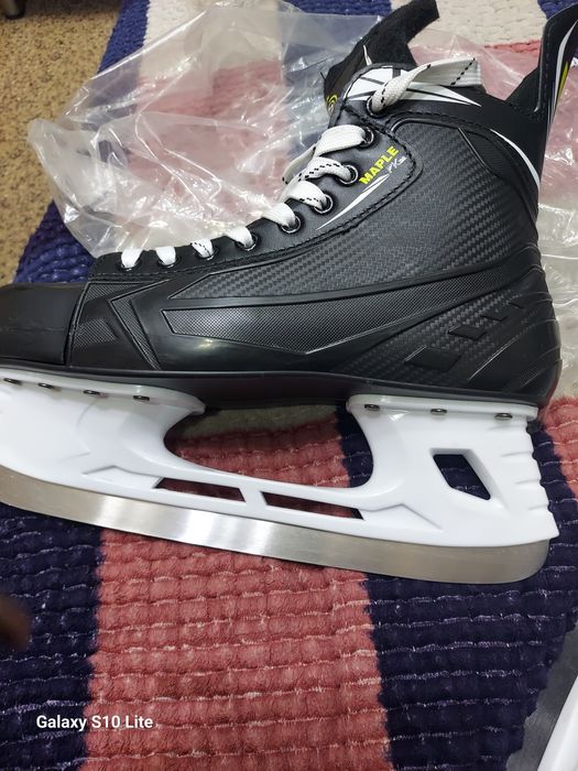 Продам мужские коньки.